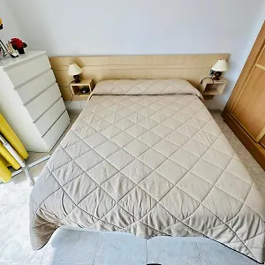 Ocean Front Cozy 2 Bedroom, 3 Beds Spacious- Netflix, Pool, Lift & Fast Wifi Apartamento